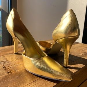 Nine West gold pump size 10